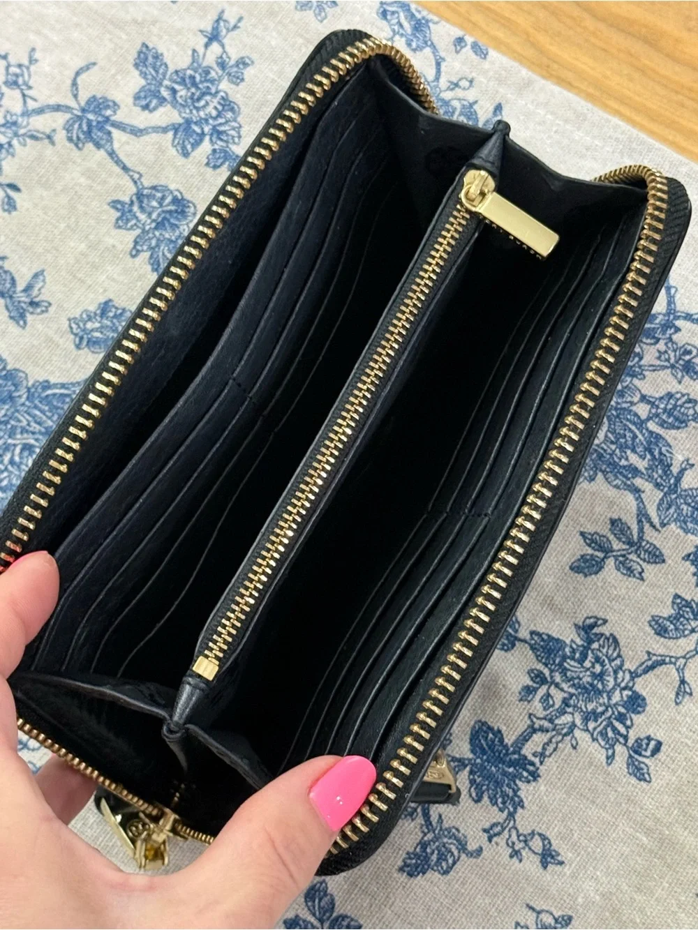 Tory Burch Walker Black Pebble Leather Continental Zip Around Wallet